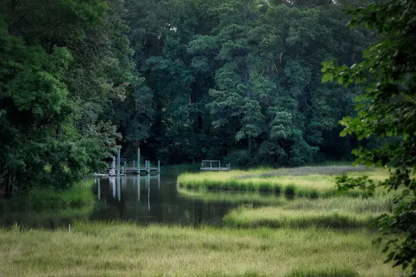 Virginia Beach, Virginia 'yı çevreleyen güzel körfezlerin sakinliği.