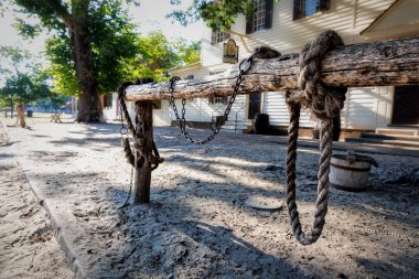 Virginia, Williamsburg 'da Batı Gloucester Sokağı' nda at otostopçusu boş duruyor..