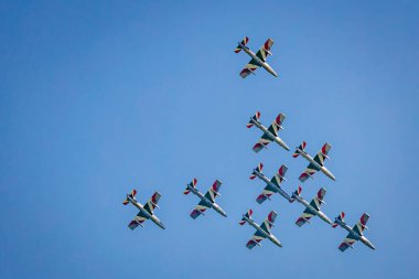 İtalyan Hava Kuvvetleri Tricolori Aerobatik Takımı Virginia Beach 'te düzenlenen NATO Ortak Güç Gösterisinin 75. yıldönümünde.