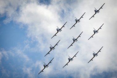 İtalyan Hava Kuvvetleri Tricolori Aerobatik Takımı Virginia Beach 'te düzenlenen NATO Ortak Güç Gösterisinin 75. yıldönümünde.