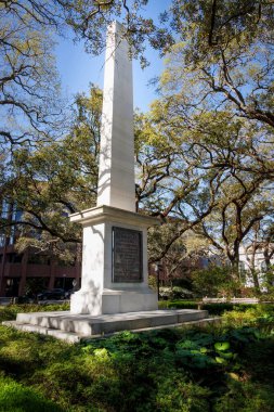 Savannah, Georgia 'daki Johnson Park' ta Amerikan Devrimi 'nin en iyi generallerinden biri olarak kabul edilen Nathanael Greene' in mezarı..