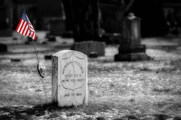 Teğmen Nicholas Wollmer, 39 yaşında bir bankacı ve iç savaş zayiatı olan Şeftali Ağacı Deresi, nea