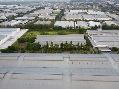 Endonezya devleti tarafından yönetilen bir sanayi bölgesinin hava manzarasının ihtişamı