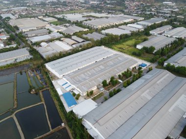 Endonezya devleti tarafından yönetilen bir sanayi bölgesinin hava manzarasının ihtişamı