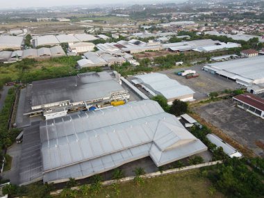 Endonezya devleti tarafından yönetilen bir sanayi bölgesinin hava manzarasının ihtişamı