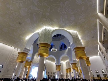 Şeyh Zayed Solo Camii: Muhteşem ve bilgilendirici Dini Turizm Merkezi Olmak