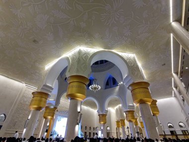 Şeyh Zayed Solo Camii: Muhteşem ve bilgilendirici Dini Turizm Merkezi Olmak