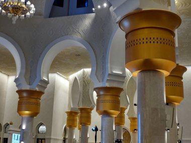 Şeyh Zayed Solo Camii: Muhteşem ve bilgilendirici Dini Turizm Merkezi Olmak