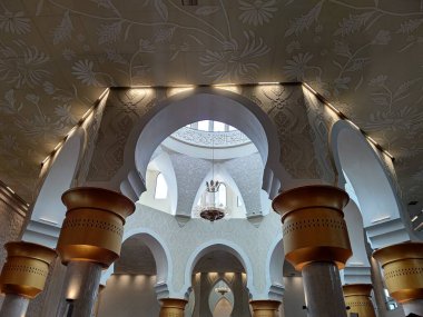 Şeyh Zayed Solo Camii: Muhteşem ve bilgilendirici Dini Turizm Merkezi Olmak