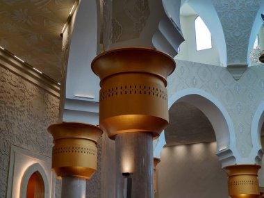 Şeyh Zayed Solo Camii: Muhteşem ve bilgilendirici Dini Turizm Merkezi Olmak