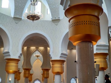 Şeyh Zayed Solo Camii: Muhteşem ve bilgilendirici Dini Turizm Merkezi Olmak