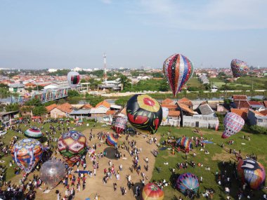 Pekalongan sıcak hava balonu festivali, Trkiye 'deki CAPPADOCIA festivalini taklit eden kültürel bir etkinliktir.