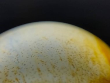 Makro fotoğrafçılığın güzelliği renkli gökkuşağı baloncukları köpükler köpükler köpükler köpükler köpükler, estetik bir gezegen sabunu gibi.