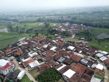 LÜKSÜRLÜ VE GÜZEL KRÜL Estetik ASTRİKETİ DESİGN Sıvı Parıltısı