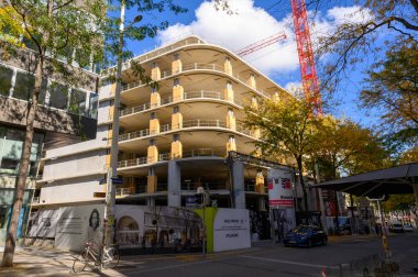 Signa Baustelle Kaufhaus Lamar vor der Insolvenz auf der Mariahi