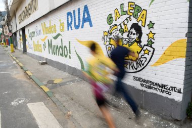 Rio de Janeiro, Brezilya, 23 Kasım 2022. Rua Pereira Nunes, yerel halk tarafından 2022 Katar Dünya Kupası için boyanmış ve dekore edilmiştir.