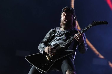 Rio de Janeiro, 2 Eylül 2022 heavy metal grubu Bullet 'ın gitaristi ve gitaristi Matt Tuck, Rio de Janeiro' daki Rock 2022 'de verdiği konserde,.