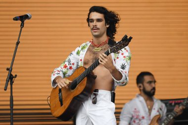 Rio de Janeiro, Brezilya, 10 Eylül 2022. Rio de Janeiro 'daki Rock' ta verdiği konserde Bala Desejo grubundan şarkıcı Ze Ibarra.