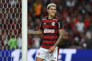 Rio de Janeiro, Brezilya, 5 Ekim 2022. Flamengo takımından futbolcu Pedro, Flamengo x Internacional maçı sırasında, Brezilya şampiyonası için, Maracan Stadyumu 'nda.