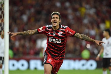 Rio de Janeiro, Brezilya, 14 Ağustos 2022. Futbolcu Pedro do flamengo takımı, Maracan Stadyumu 'ndaki Flamengo Athletico-PR maçında golünü kutluyor..