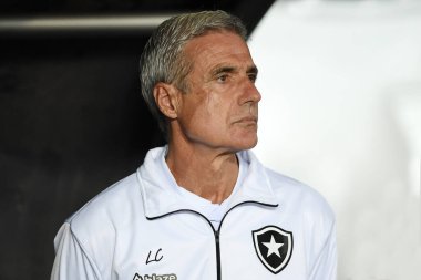 Rio de Janeiro, Brezilya, 3 Ekim 2022. Botafogo takımının futbol koçu Luis Castro, Botafogo x Palmeiras maçında Brezilya şampiyonluğu için, Engenho Stadyumu.