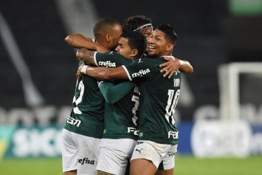 Rio de Janeiro, Brezilya, 3 Ekim 2022. Palmeiras takımından futbolcu Mayke, Brezilya şampiyonası için Botafogo x Palmeiras maçında Engenho Stadyumu 'nda golünü kutluyor..