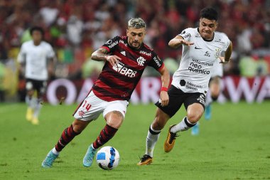Rio de Janeiro, Brezilya, 9 Ağustos 2022. Futbolcu De Arrascaeta do Flamengo, Flamengo x Corinthians maçı sırasında, Libertadpores Kupası için, Maracan Stadyumu 'nda.