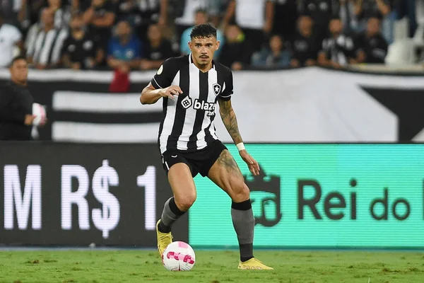 Rio de Janeiro, Brezilya, 3 Ekim 2022. Botafogo takımından futbolcu Tiquinho Soares, Botafogo x Palmeiras maçında Brezilya şampiyonluğu için, Engenho Stadyumu.
