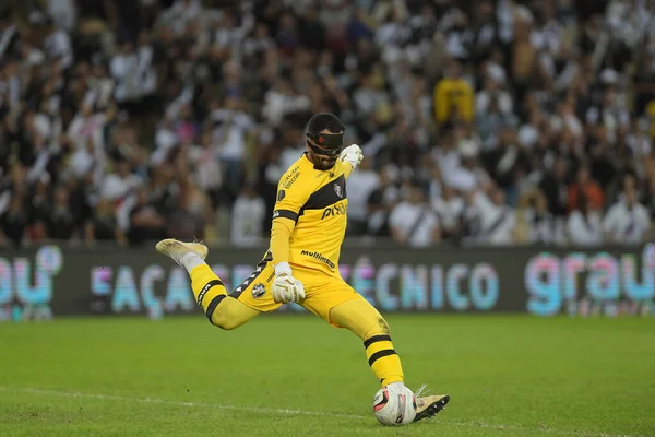 Rio de Janeiro, Brezilya, 12 Haziran 2022. Vasco 'nun takımının kalecisi Thiago Rodrigues, Vasco x Cruzeiro ile oynanan maçta Brezilya şampiyonluk serisi B' de Maracan Stadyumu 'nda mücadele etti..