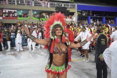 Rio de Janeiro, Brezilya, 22 Nisan 2022. Rio de Janeiro 'daki karnaval sırasında, Rio' daki Sambadrome 'da, Salgueiro Samba okulunun geçit töreni..