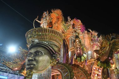 Rio de Janeiro, Brezilya, 23 Nisan 2022. Rio de Janeiro karnavalı sırasında, Samba okulu Beija Flor de Nilopolis 'in geçit töreni.