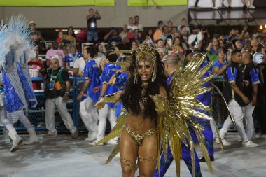 Rio de Janeiro, Brezilya, 23 Nisan 2022. Rio de Janeiro karnavalı sırasında, Samba okulu Beija Flor de Nilopolis 'in geçit töreni.