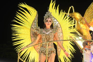 Rio de Janeiro, Brezilya, 23 Nisan 2022. Rio de Janeiro karnavalı sırasında, Samba okulu Beija Flor de Nilopolis 'in geçit töreni.