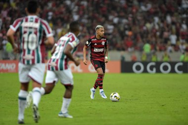 Rio de Janeiro, Brezilya, 29 Mayıs 2022. Flamengo takımından futbolcu Matheuzinho, maç sırasında Fluminense x Flamengo Brezilya şampiyonası için, Maracana Stadyumu 'nda.