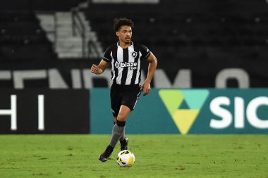 Rio de Janeiro, Brezilya, 17 Eylül 2022. Botafogo takımından futbolcu Adryelson, Botafogo x Coritiba maçında Brezilya şampiyonası için Engenho Stadyumu 'nda.