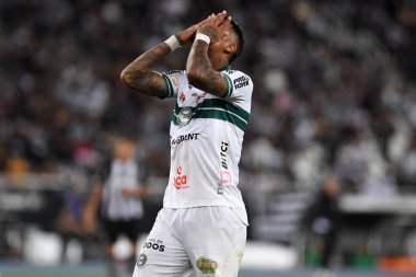 Rio de Janeiro, Brezilya, 17 Eylül 2022. Coritiba takımından futbolcu Alef Manga, Botafogo x Coritiba maçında Brezilya şampiyonası için Engenho Stadyumu 'nda.