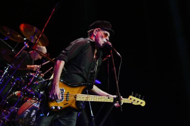 Rio de Janeiro, Brezilya, 4 Mart 2023. Bas gitarist Rodrigo Santos, Call The Police grubunun Rio de Janeiro 'daki Qualistage konserinde.