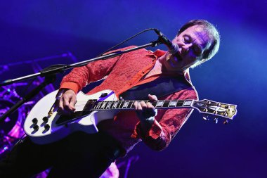 Rio de Janeiro, Brezilya, 14 Nisan 2023. Avustralyalı alternatif rock grubu Hoodoo Gurus, Rio de Janeiro 'daki Qualistage' da bir gösteri sırasında.