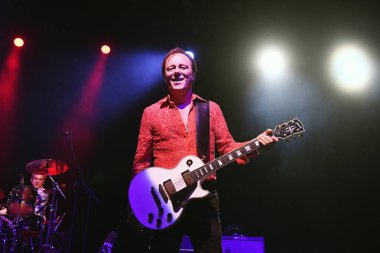 Rio de Janeiro, Brezilya, 14 Nisan 2023. Avustralyalı alternatif rock grubu Hoodoo Gurus, Rio de Janeiro 'daki Qualistage' da bir gösteri sırasında.