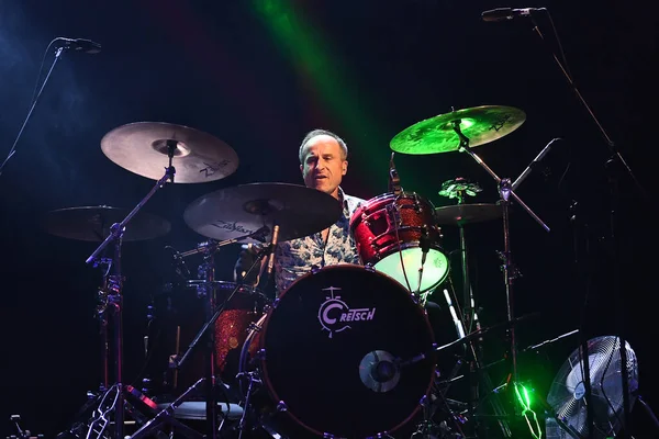 Rio de Janeiro, Brezilya, 14 Nisan 2023. Avustralyalı alternatif rock grubu Hoodoo Gurus, Rio de Janeiro 'daki Qualistage' da bir gösteri sırasında.