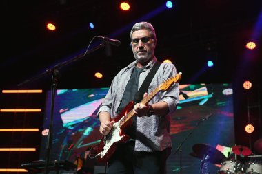 Rio de Janeiro, 6 Mayıs 2023. Vokalist ve gitarist Marco Caviglia, Qualistage, Rio de Janeiro 'daki Dire Straits grubunun turne gösterisi sırasında.