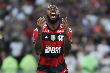 Rio de Janeiro, Brezilya, 16 Mayıs 2023. Flamengo takımından futbolcu Gerson, Brezilya Kupası için Fluminense 'e karşı oynanan maçta, Maracan Stadyumu' nda.