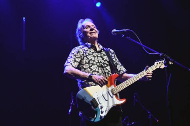 Rio de Janeiro, Brezilya, 29 Temmuz 2023. Şarkıcı ve besteci Beto Guedes, Rio de Janeiro 'daki Qualistage' da bir gösteri sırasında.