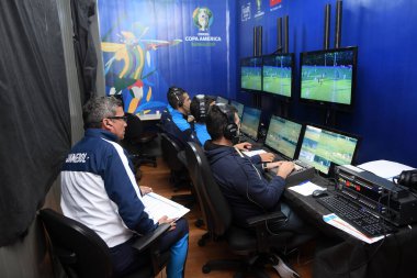 Rio de Janeiro, Brezilya, 21 Haziran 2023. Maracana Stadyumu 'nda oynanan Copa Libertadores Conmebol maçında bir VAR hakemi takımı.