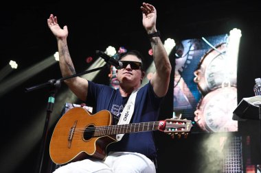 Rio de Janeiro, Brezilya, 14 Kasım 2023. Şarkıcılar Bruno ve Marrone. Şarkıcı Marrone, Rio de Janeiro 'daki Espao Hall' da bir konser sırasında.