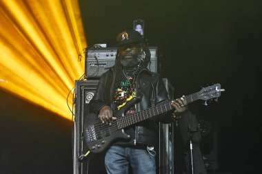 Rio de Janeiro, Brezilya, 17 Kasım 2023. Basçı Owen Reid, Rio de Janeiro 'daki Qualistage' da bir gösteri sırasında The Wailers grubundan..