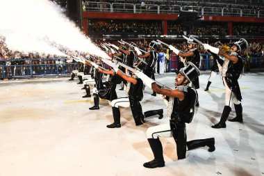 Rio de Janeiro, Brezilya, 26 Şubat 2023. Rio de Janeiro 'daki karnavalda Samba okullarının geçit töreni