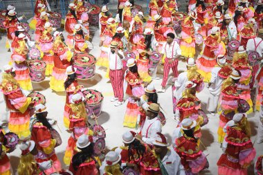 Rio de Janeiro, Brezilya, 19 Şubat 2023. Rio de Janeiro 'daki karnaval sırasında, Altın serisi samba okullarının geçit töreni.