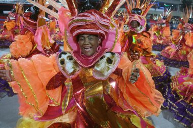 Rio de Janeiro, Brezilya, 19 Şubat 2023. Rio de Janeiro 'daki karnaval sırasında, Altın serisi samba okullarının geçit töreni.