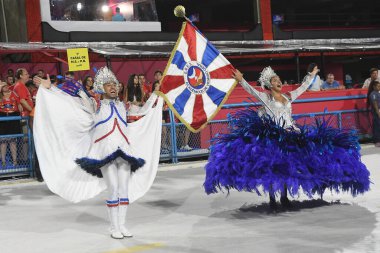Rio de Janeiro, Brezilya, 19 Şubat 2023. Rio de Janeiro 'daki karnaval sırasında, Altın serisi samba okullarının geçit töreni.